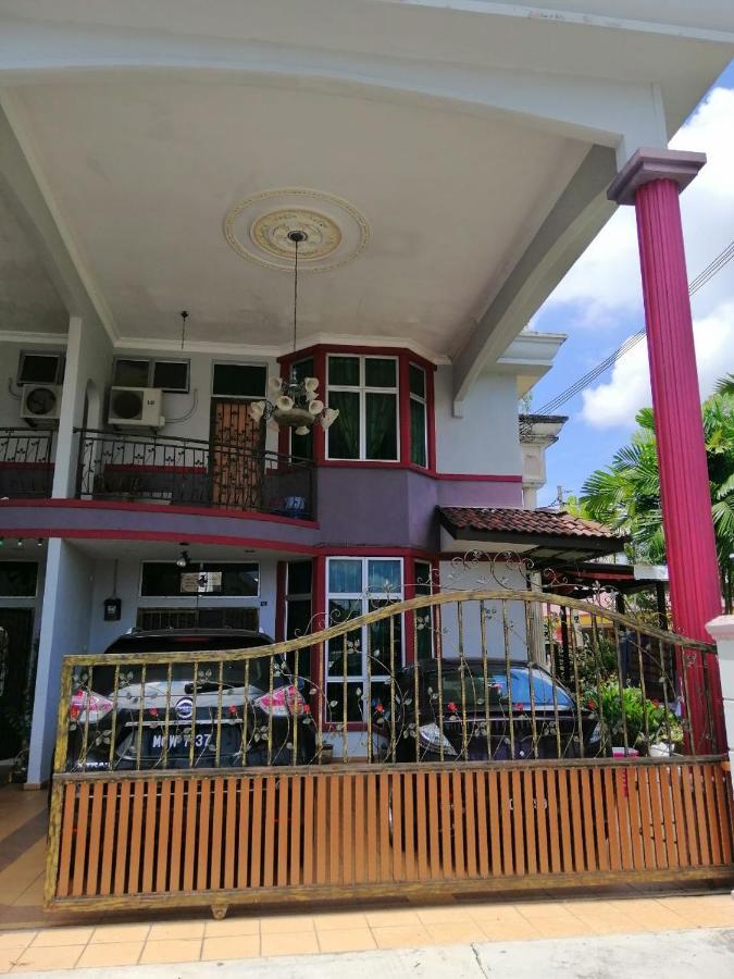 Hawwa Sara Muslim Homestay Malacca Εξωτερικό φωτογραφία